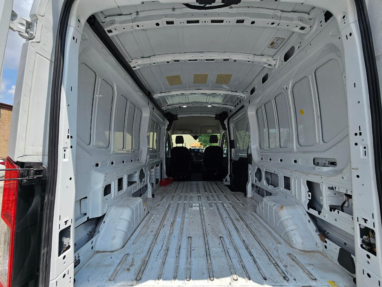 Ford Transit Cargo Van T-250 148" Med Rf 9070 GVWR RWD 2023