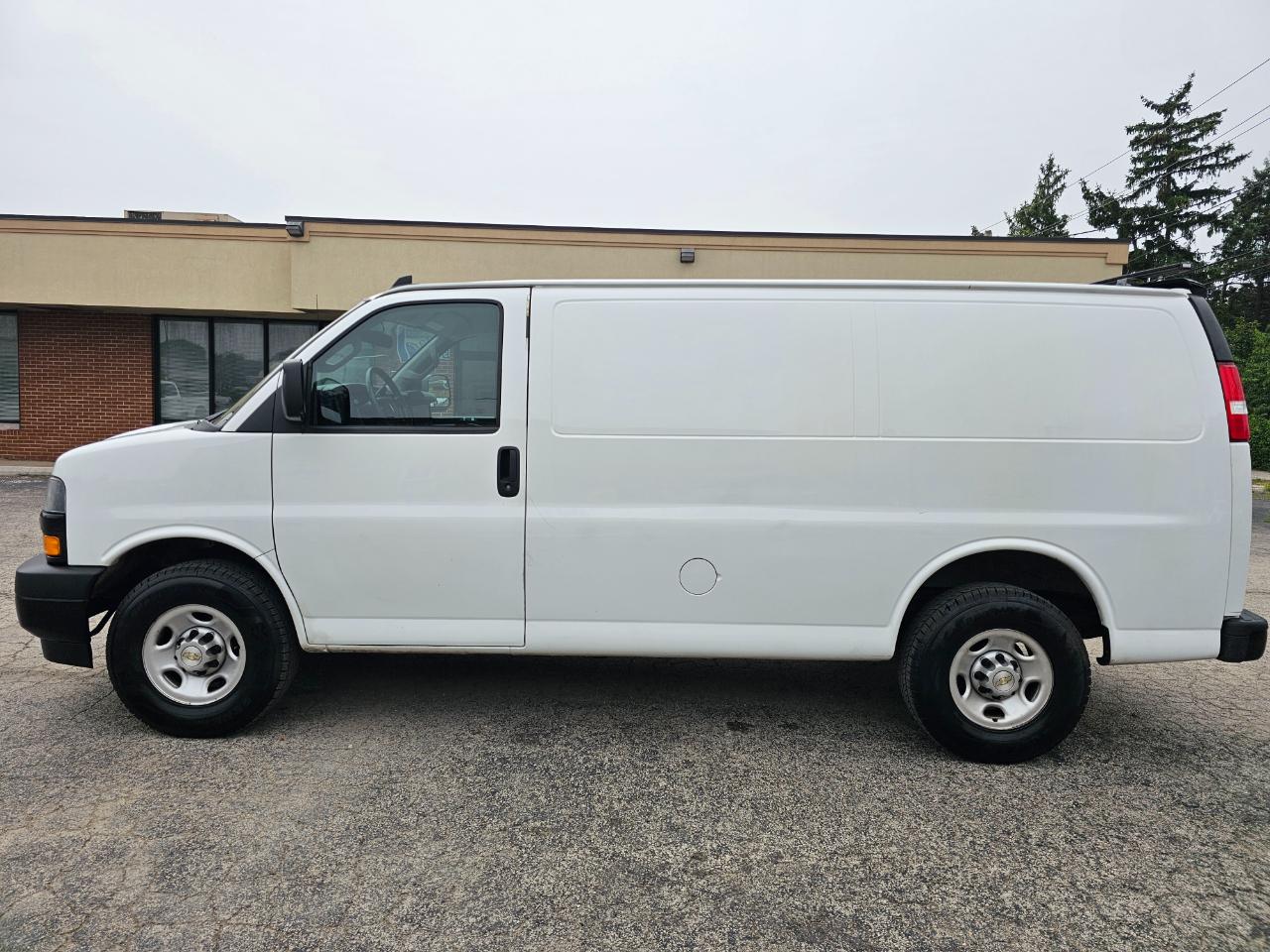 Chevrolet Express Cargo Van RWD 2500 135" 2020