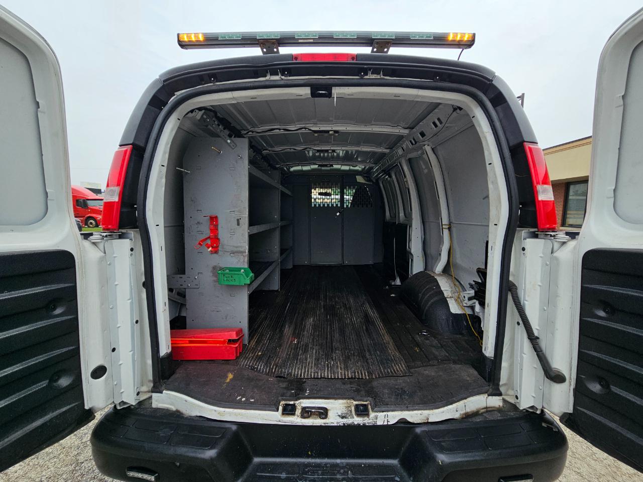 Chevrolet Express Cargo Van RWD 2500 135" 2020