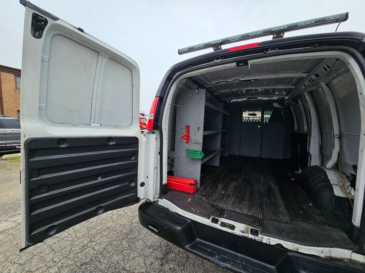 Chevrolet Express Cargo Van RWD 2500 135" 2020