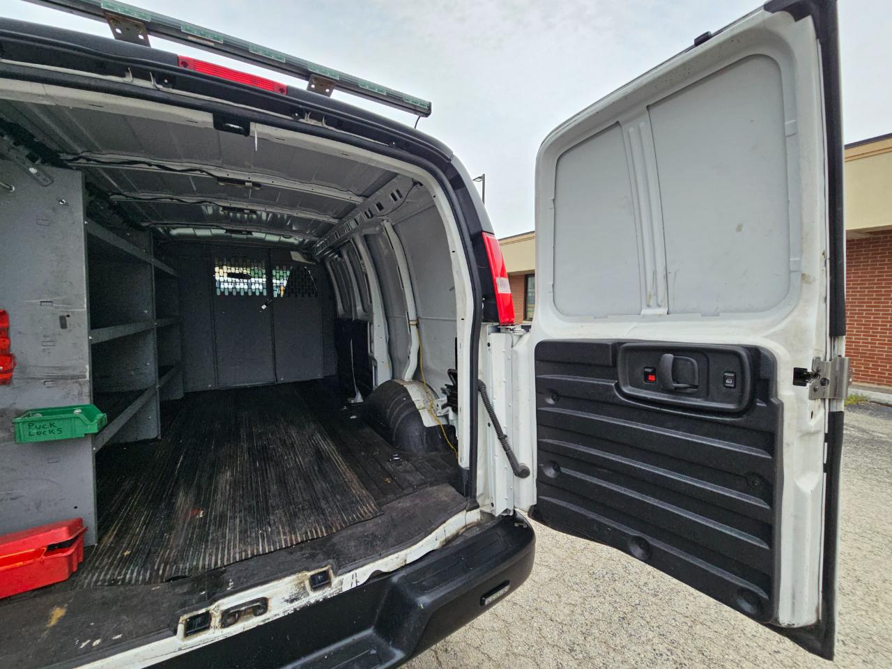 Chevrolet Express Cargo Van RWD 2500 135" 2020