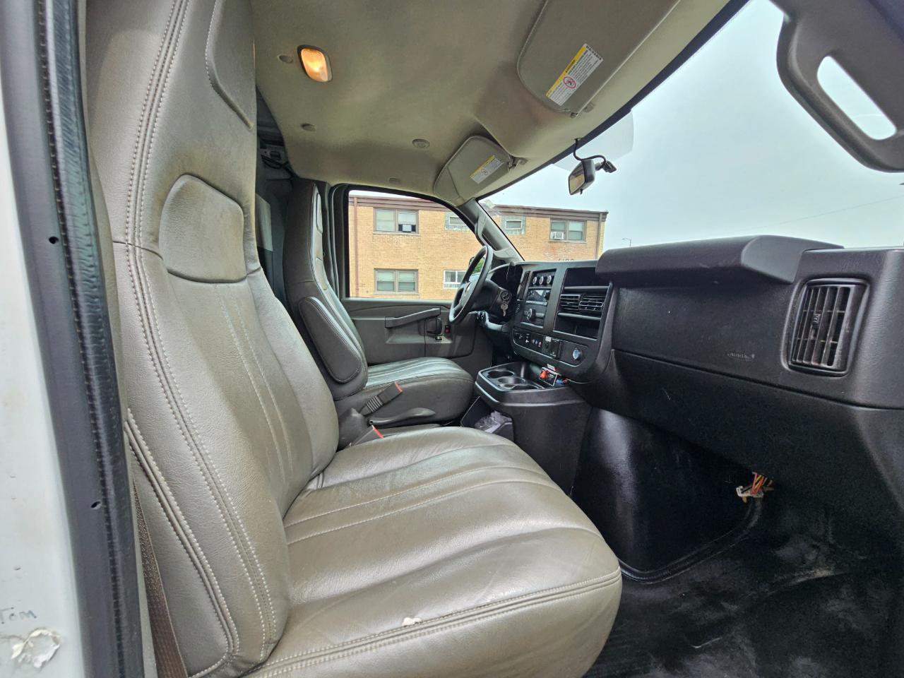 Chevrolet Express Cargo Van RWD 2500 135" 2020