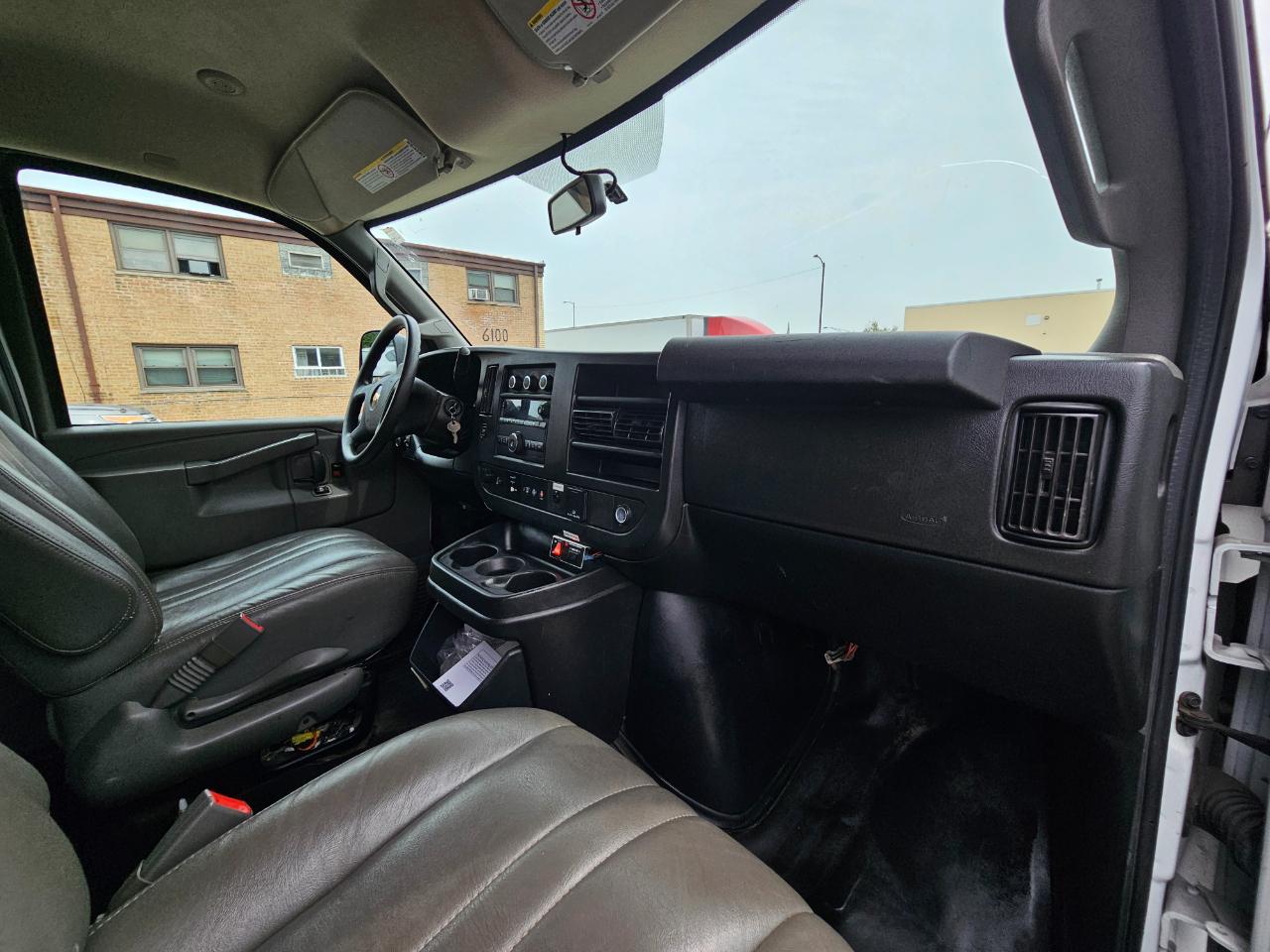Chevrolet Express Cargo Van RWD 2500 135" 2020