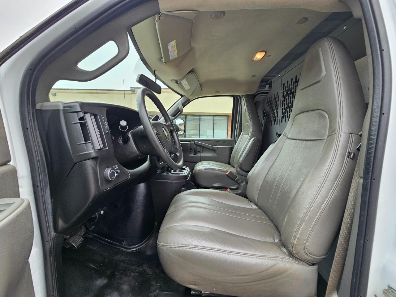 Chevrolet Express Cargo Van RWD 2500 135" 2020