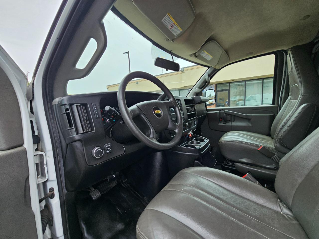 Chevrolet Express Cargo Van RWD 2500 135" 2020