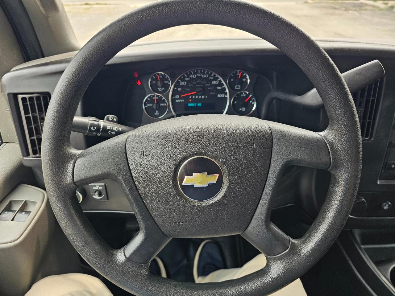 Chevrolet Express Cargo Van RWD 2500 135" 2020