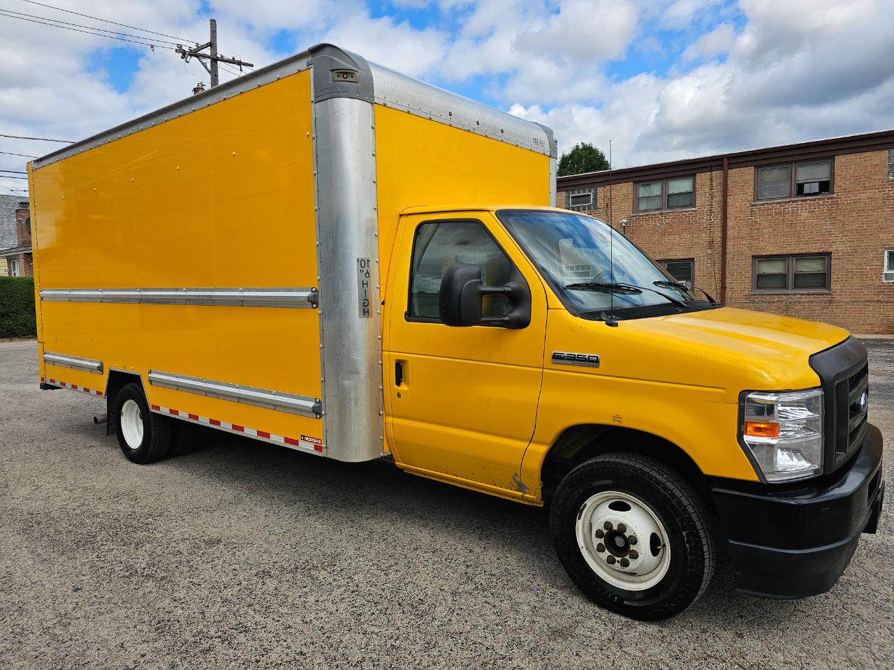 Ford E-Series Cutaway E-350 SRW 138" WB 2022