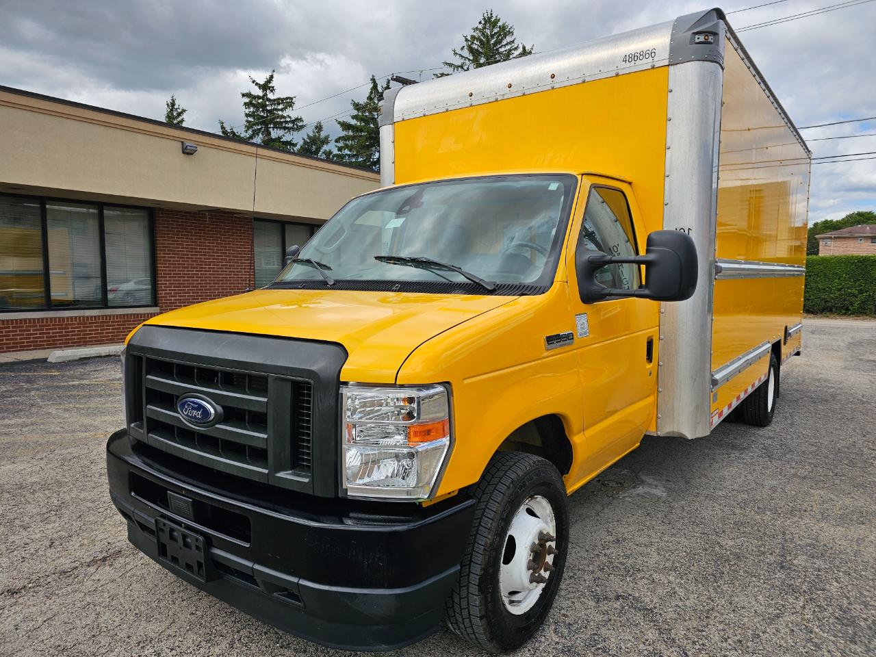 Ford E-Series Cutaway E-350 SRW 138" WB 2022