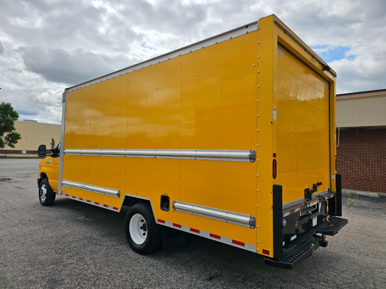 Ford E-Series Cutaway E-350 SRW 138" WB 2022