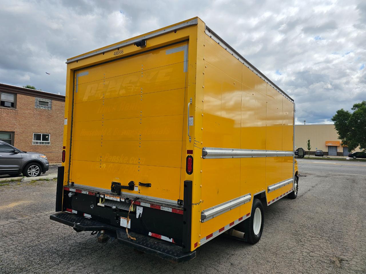 Ford E-Series Cutaway E-350 SRW 138" WB 2022
