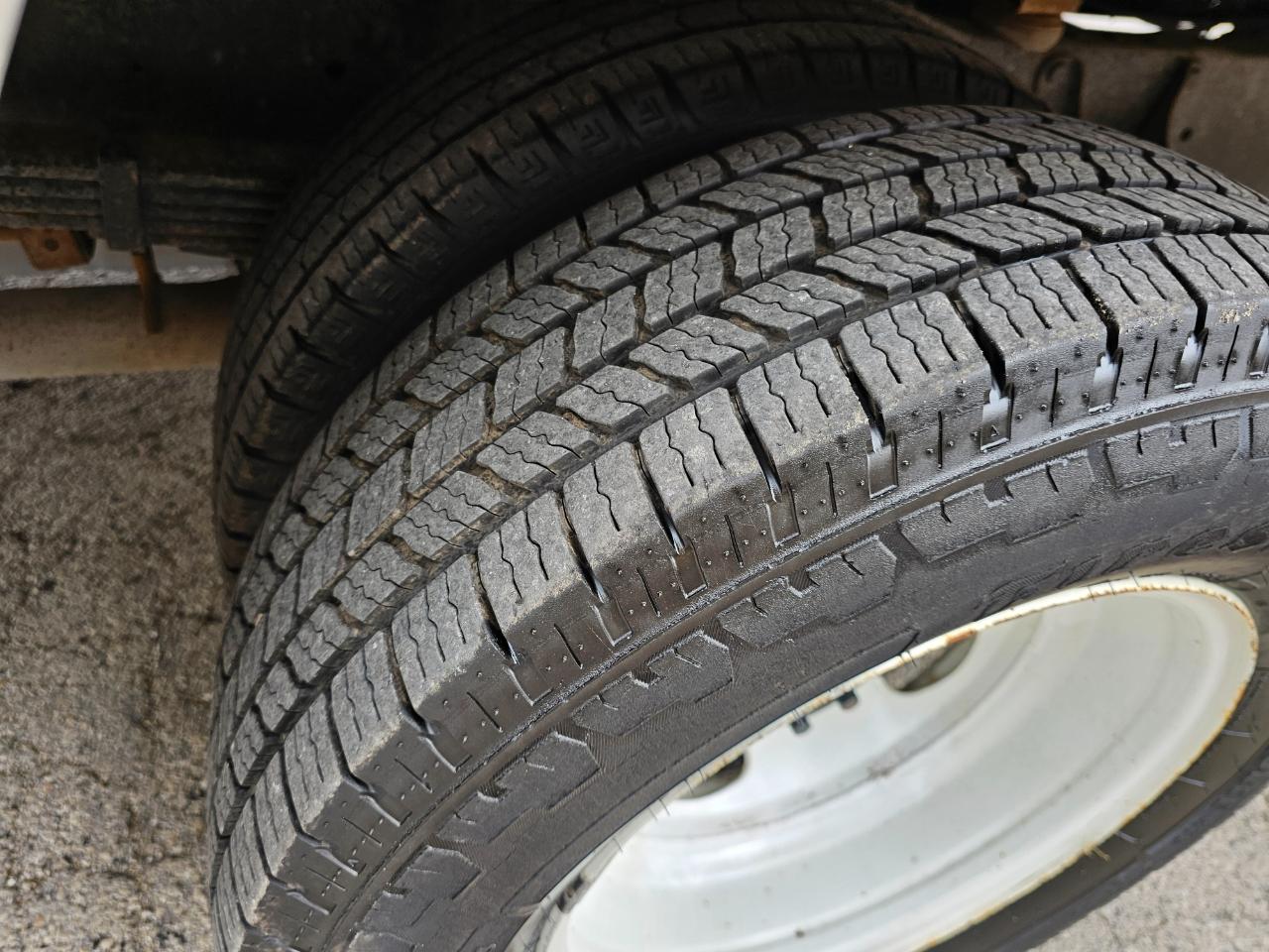 Ford E-Series Cutaway E-350 SRW 138" WB 2022