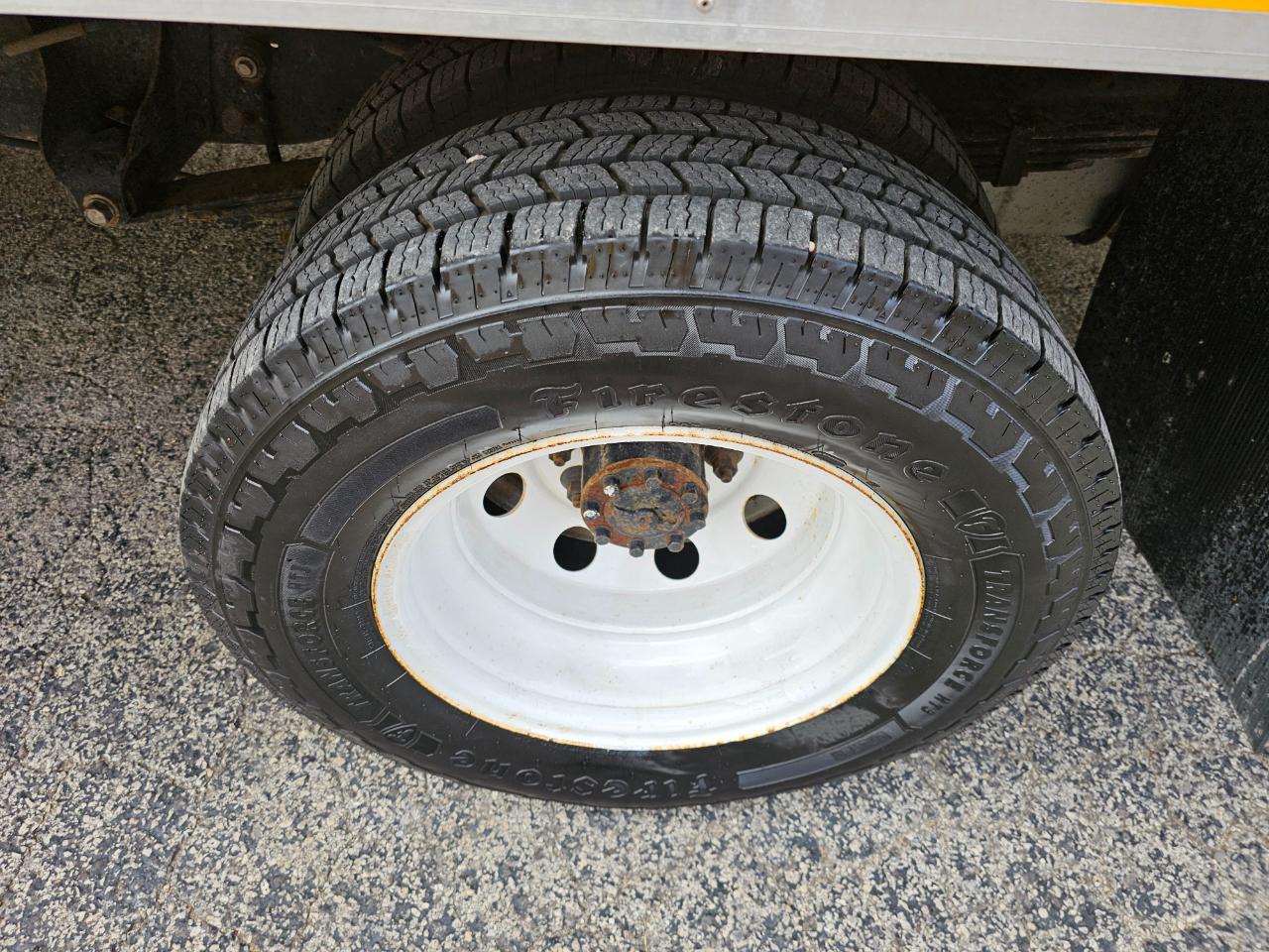 Ford E-Series Cutaway E-350 SRW 138" WB 2022