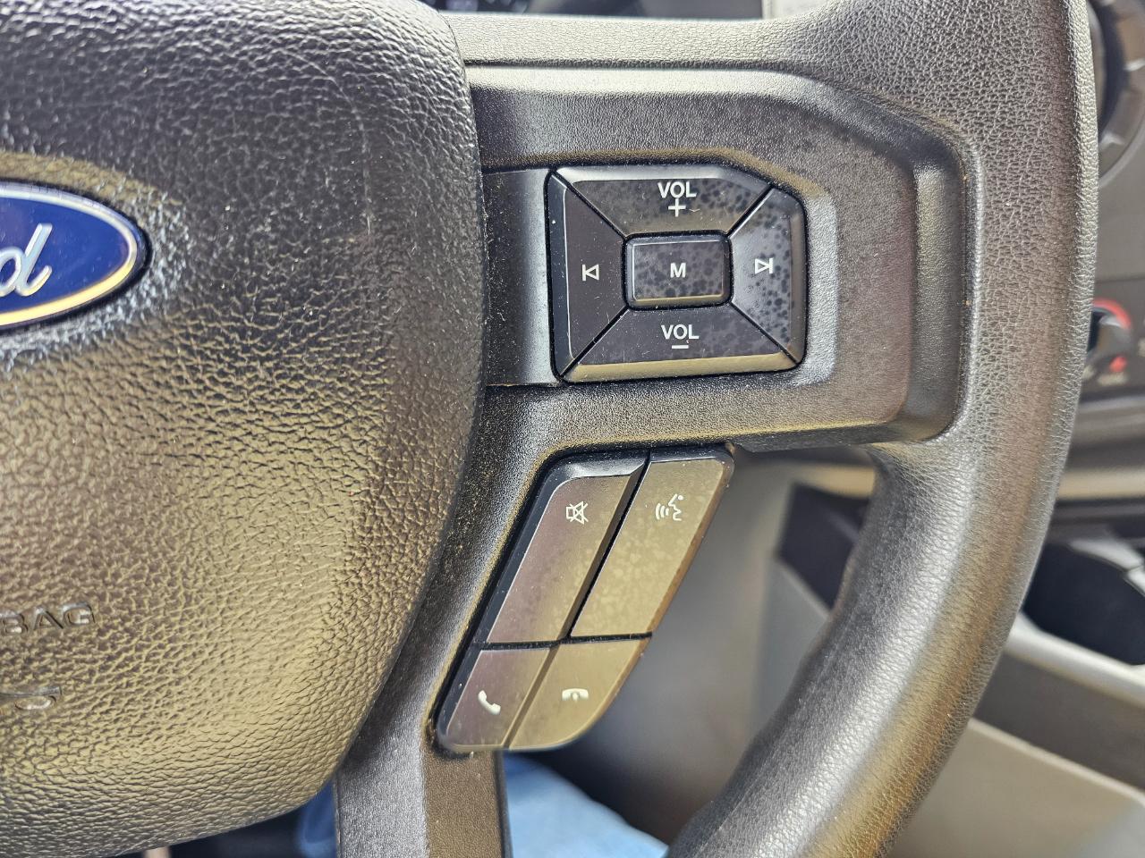 Ford E-Series Cutaway E-350 SRW 138" WB 2022