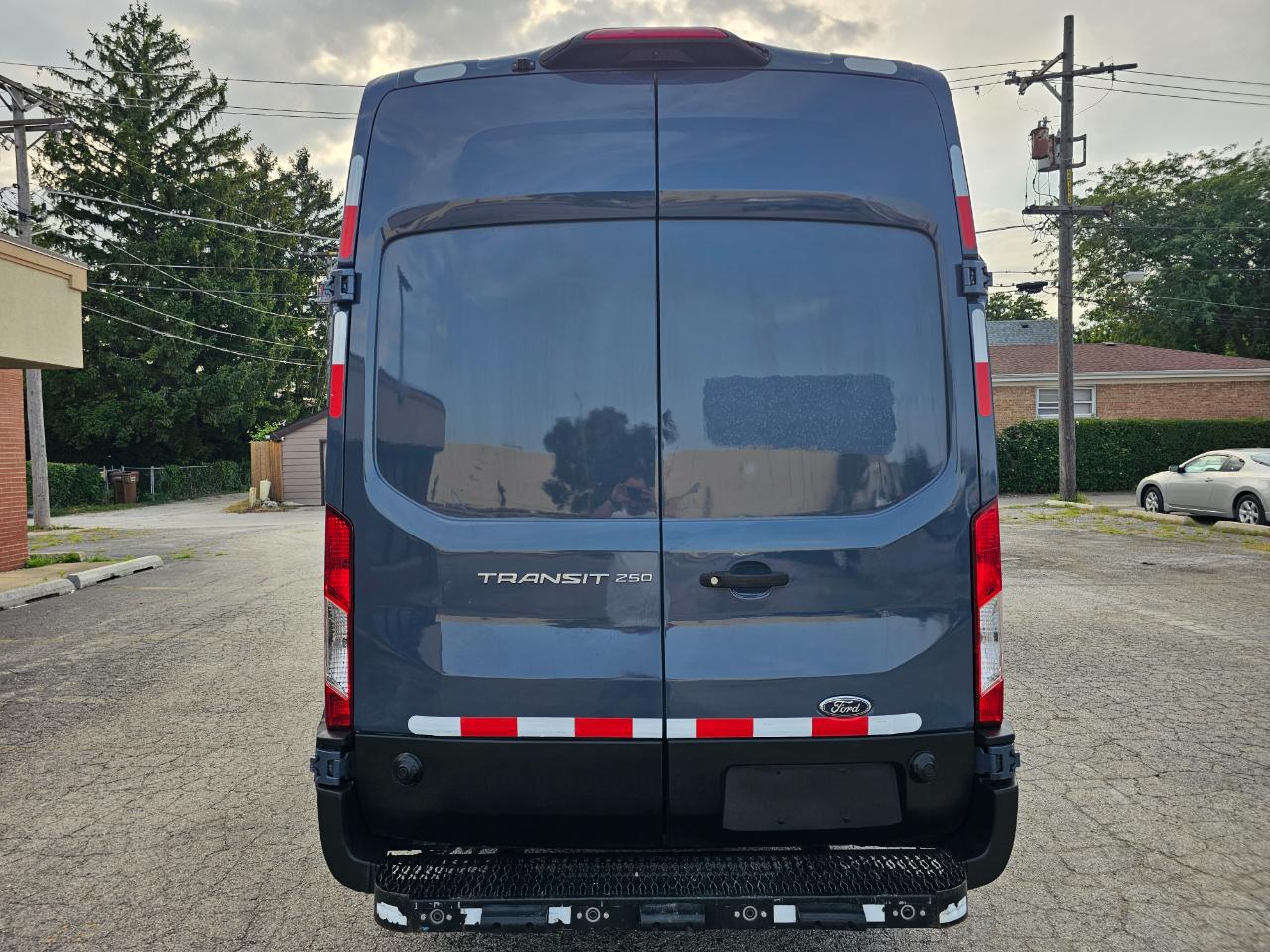 Ford Transit Cargo Van T-250 148" EL Hi Rf 9070 GVWR RWD 2020