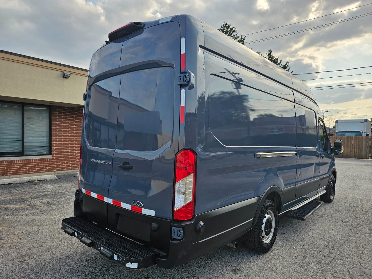 Ford Transit Cargo Van T-250 148" EL Hi Rf 9070 GVWR RWD 2020