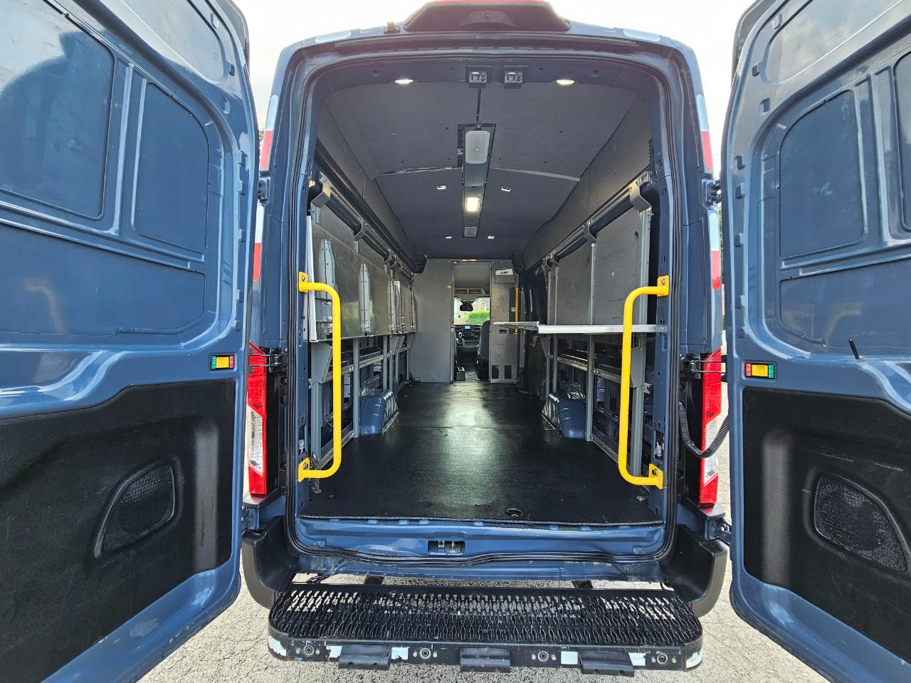 Ford Transit Cargo Van T-250 148" EL Hi Rf 9070 GVWR RWD 2020