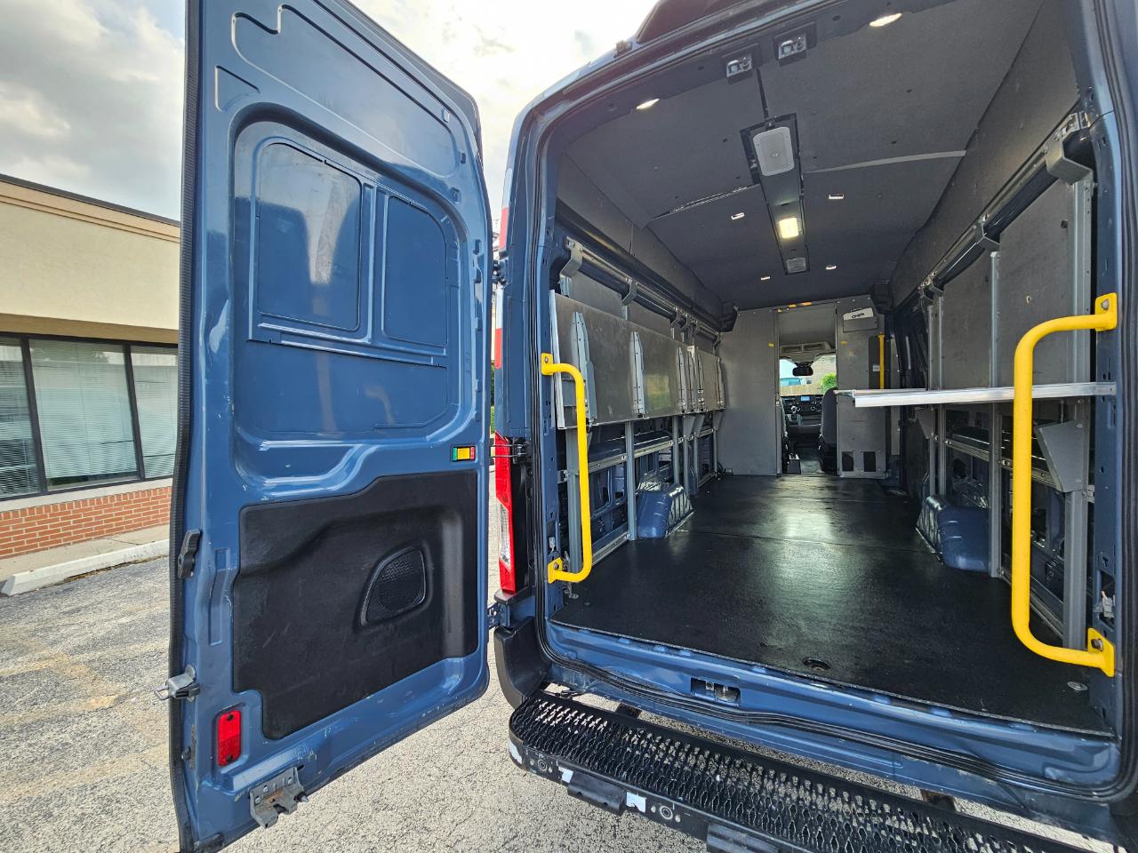 Ford Transit Cargo Van T-250 148" EL Hi Rf 9070 GVWR RWD 2020