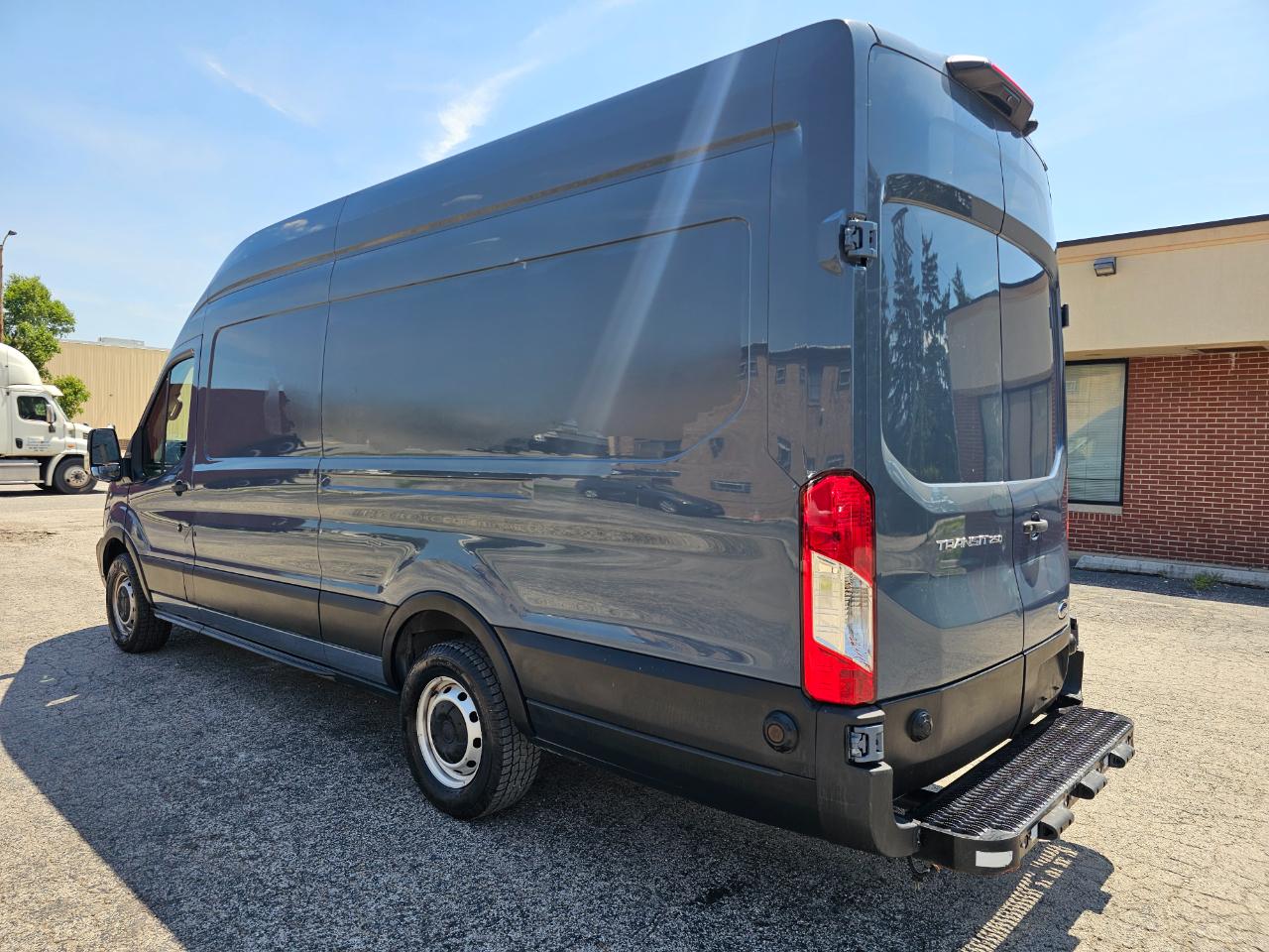 Ford Transit Cargo Van T-250 148" EL Hi Rf 9070 GVWR RWD 2020