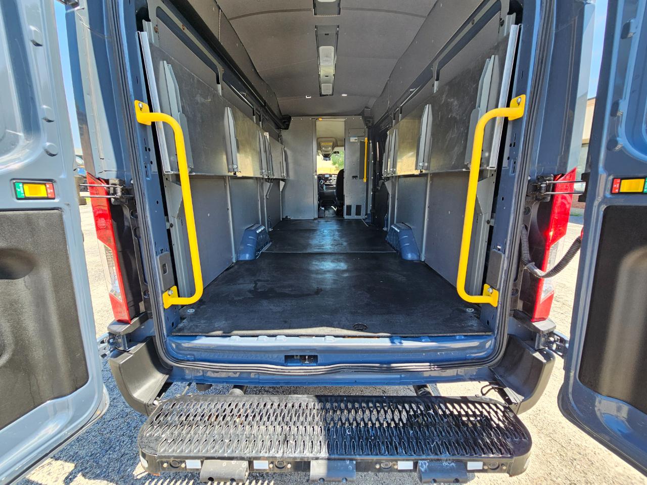 Ford Transit Cargo Van T-250 148" EL Hi Rf 9070 GVWR RWD 2020