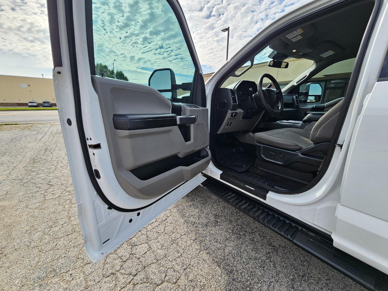 Ford F-150 4WD SuperCab 163" XLT w/HD Payload Pkg 2020