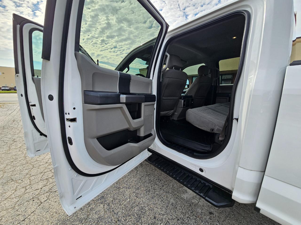 Ford F-150 4WD SuperCab 163" XLT w/HD Payload Pkg 2020