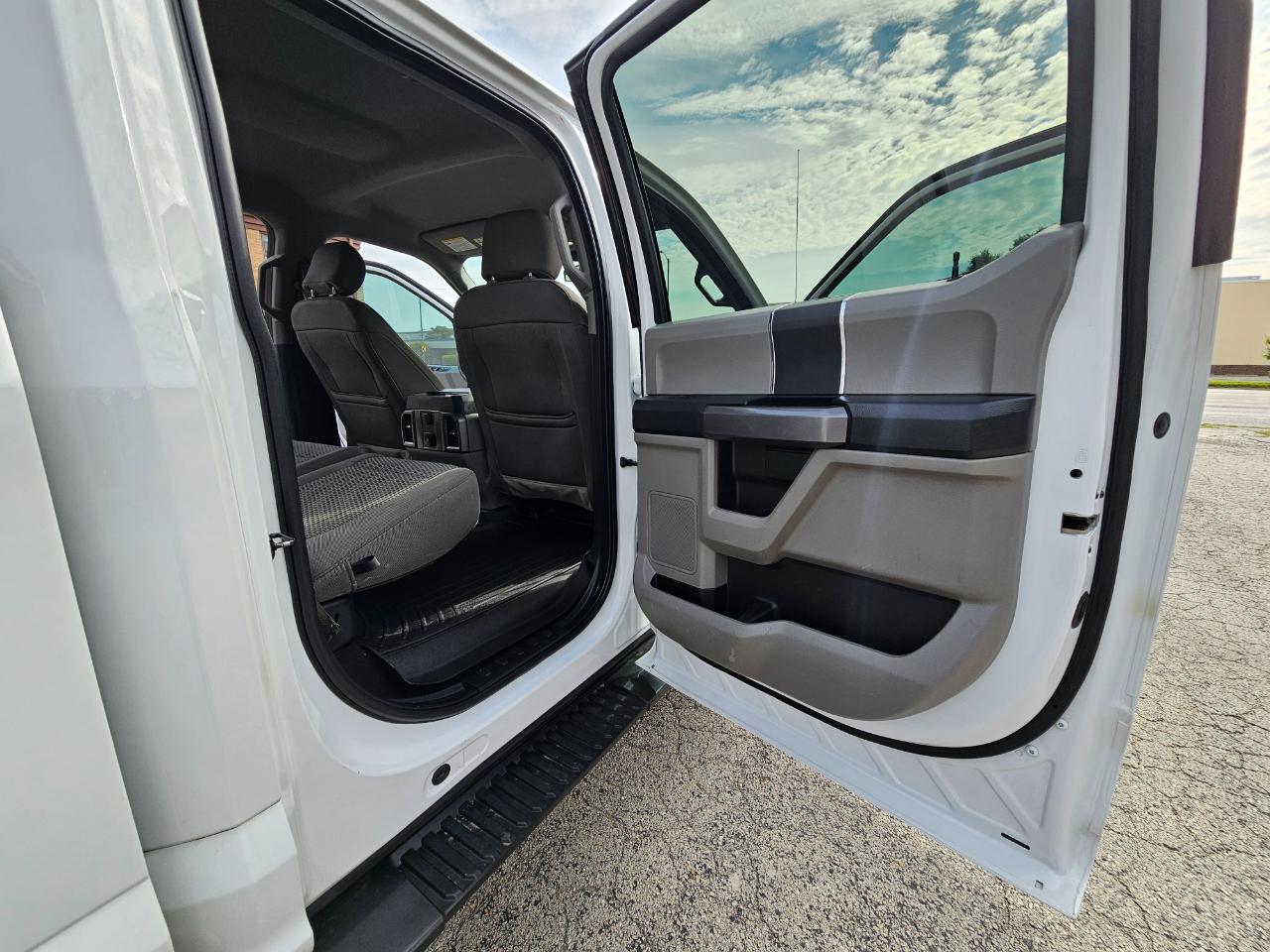 Ford F-150 4WD SuperCab 163" XLT w/HD Payload Pkg 2020