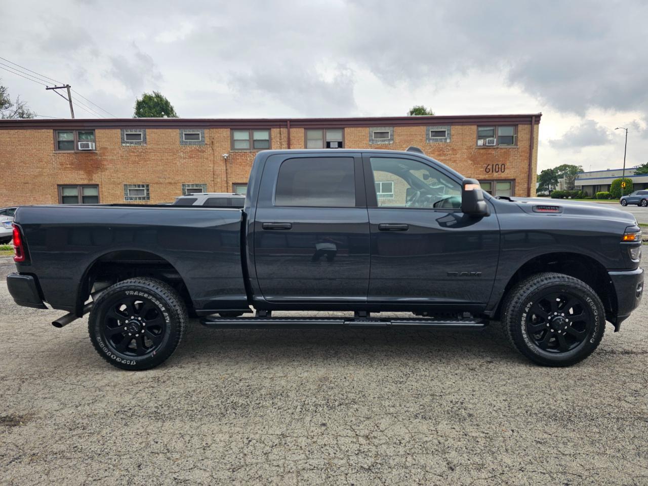RAM 2500 Big Horn 4x4 Crew Cab 6'4" Box 2025