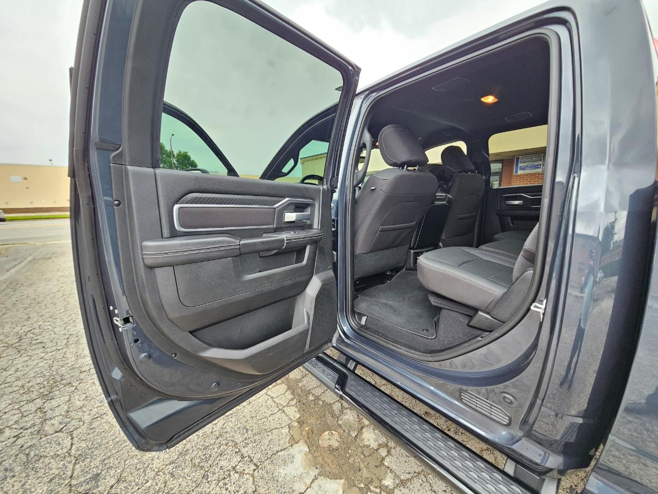 RAM 2500 Big Horn 4x4 Crew Cab 6'4" Box 2025