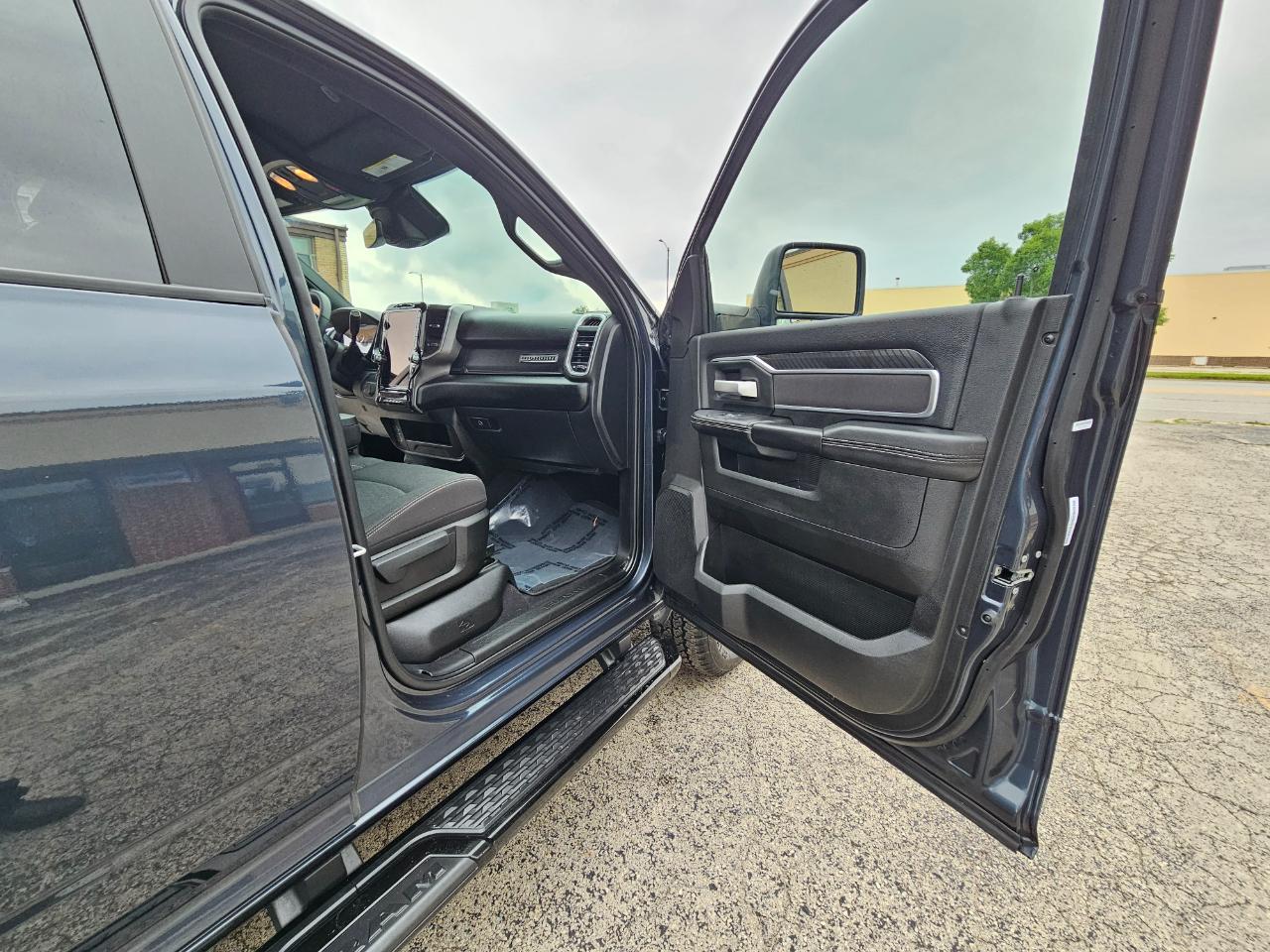 RAM 2500 Big Horn 4x4 Crew Cab 6'4" Box 2025