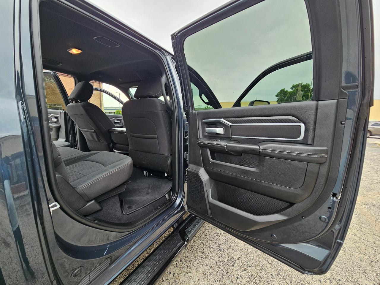 RAM 2500 Big Horn 4x4 Crew Cab 6'4" Box 2025