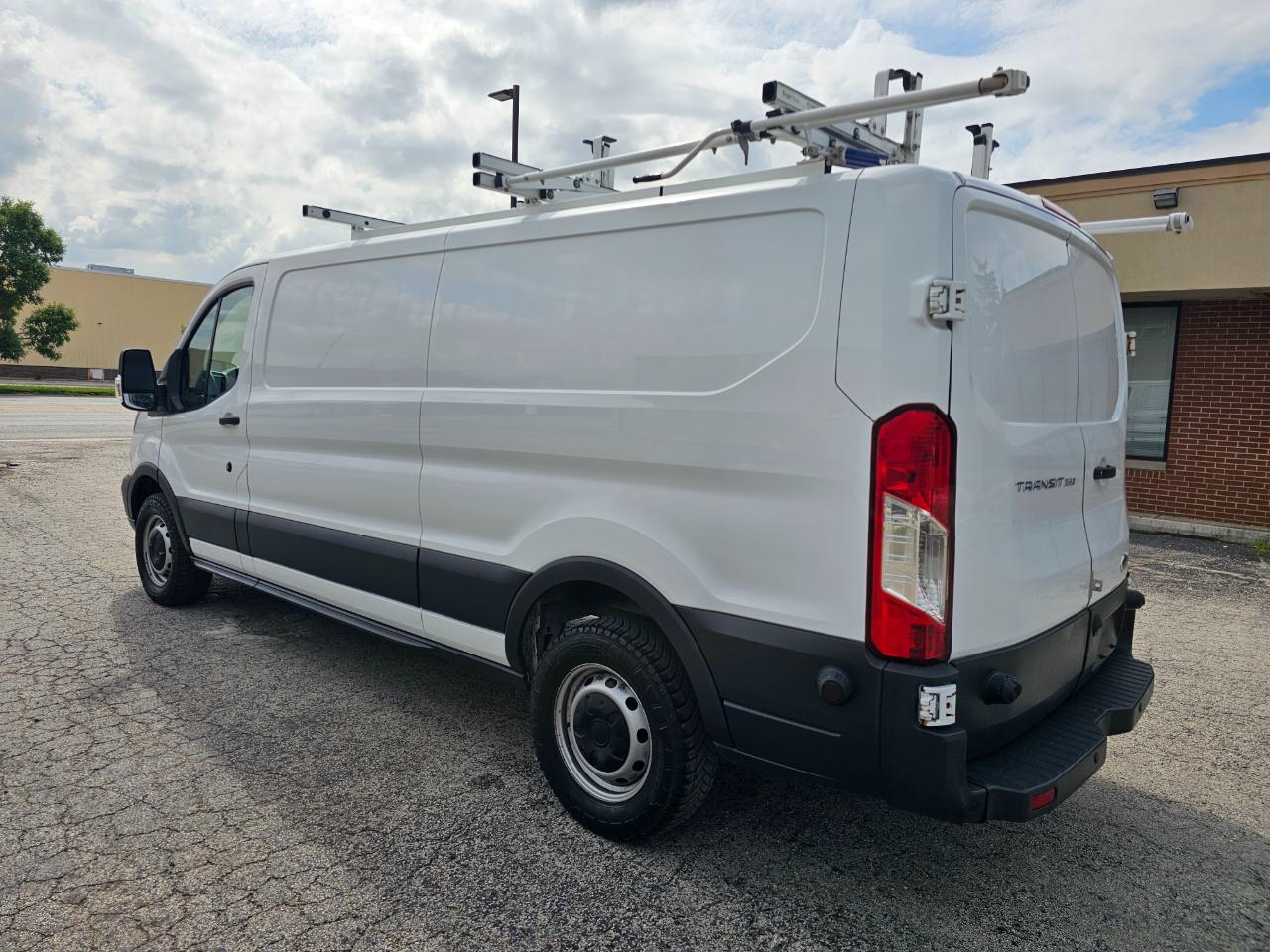 Ford Transit Van T-350 148" Low Rf 9500 GVWR Swing-Out RH Dr 2018