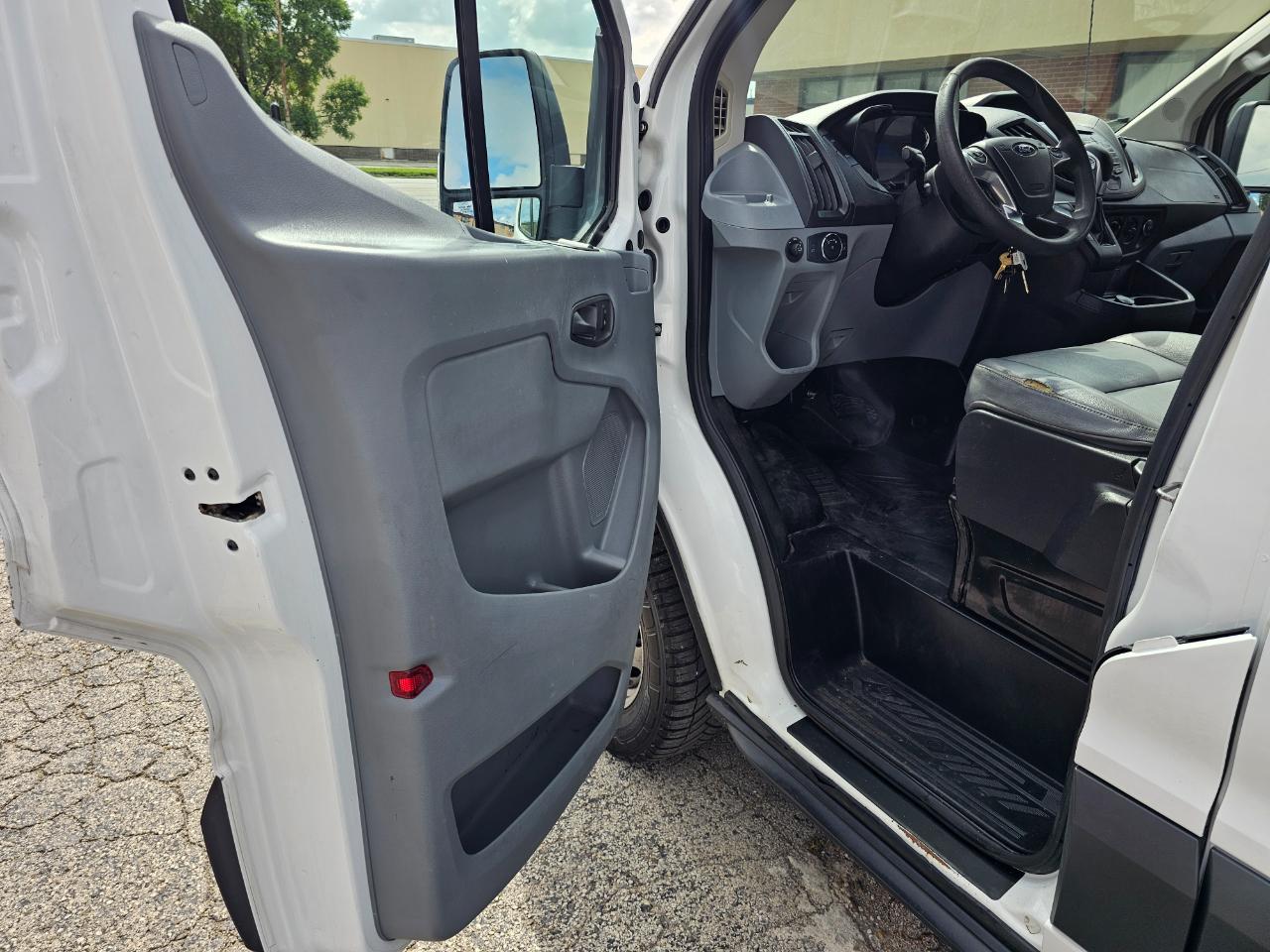 Ford Transit Van T-350 148" Low Rf 9500 GVWR Swing-Out RH Dr 2018