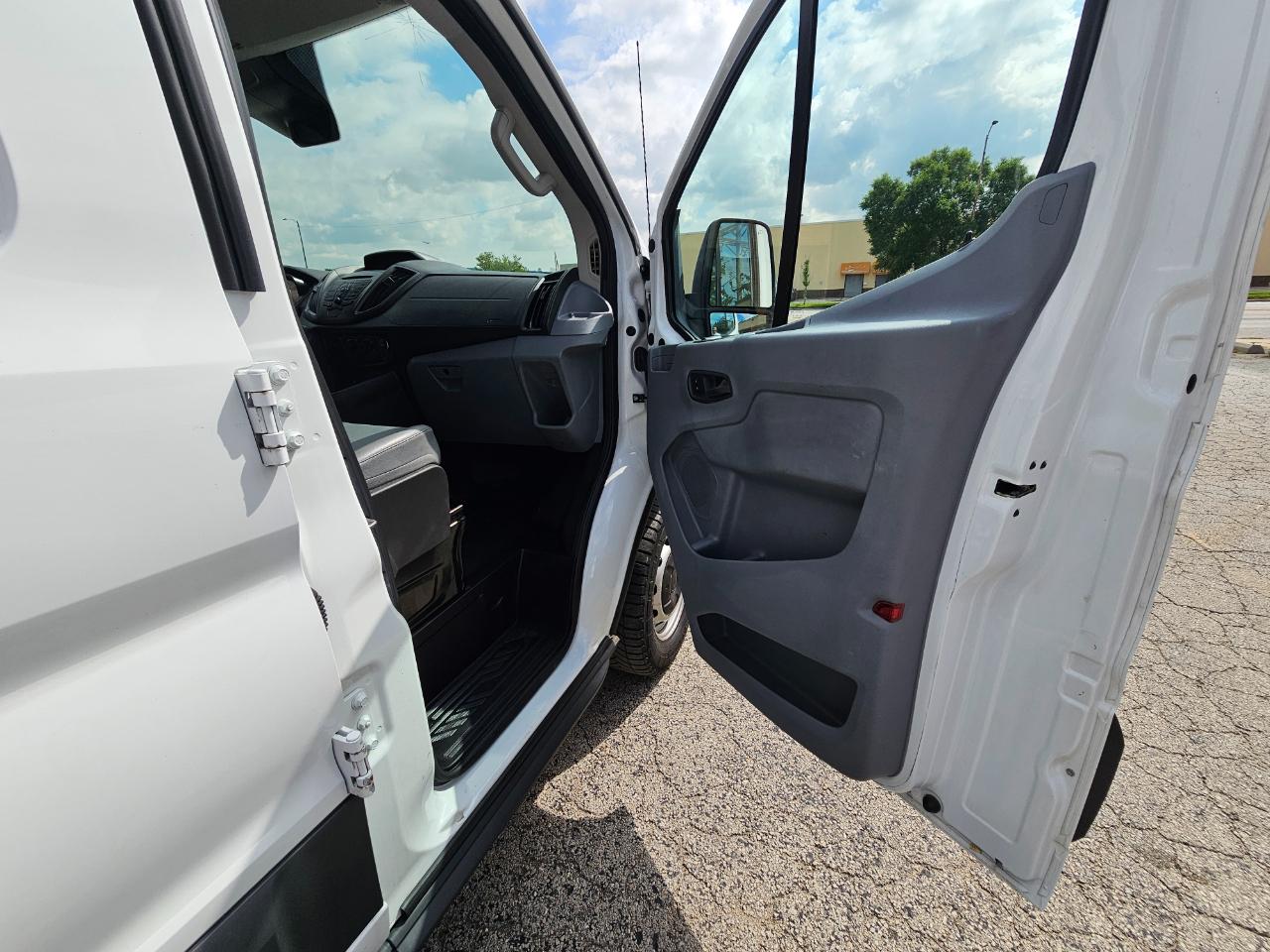 Ford Transit Van T-350 148" Low Rf 9500 GVWR Swing-Out RH Dr 2018
