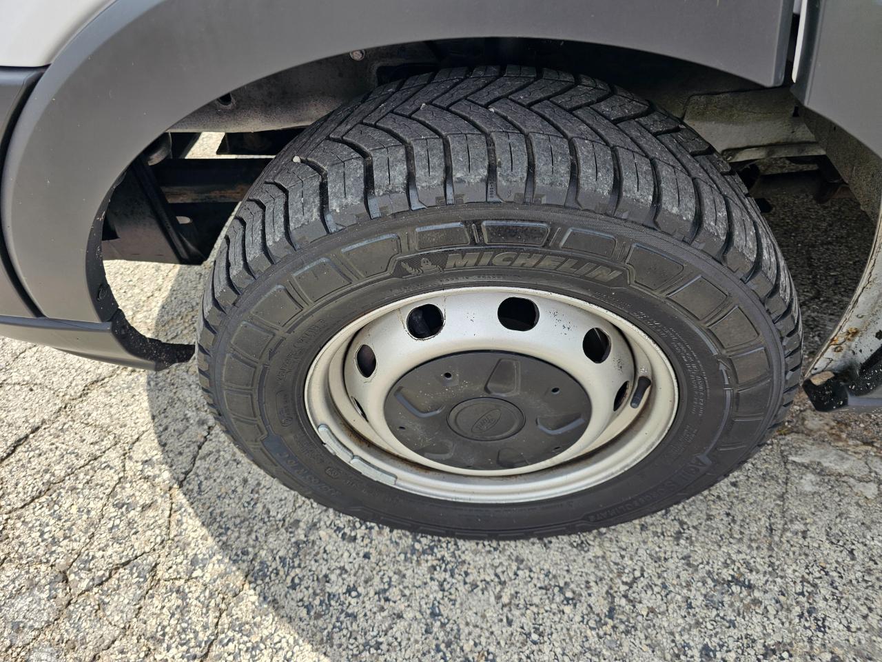 Ford Transit Van T-350 148" Low Rf 9500 GVWR Swing-Out RH Dr 2018