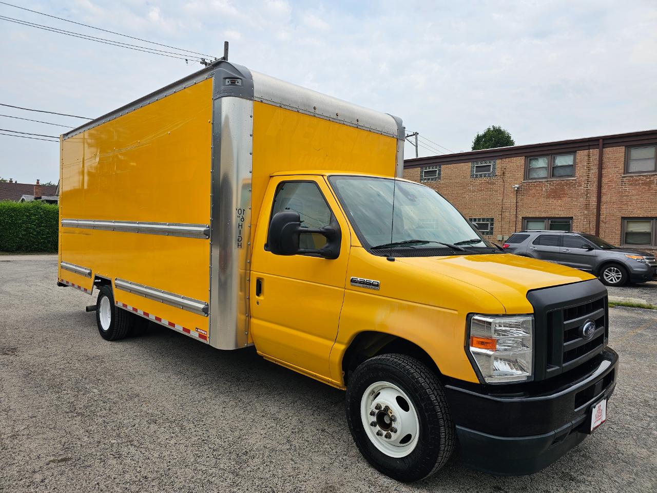 2022 Ford E-Series Cutaway E-350 DRW 176" WB 16 FOOT