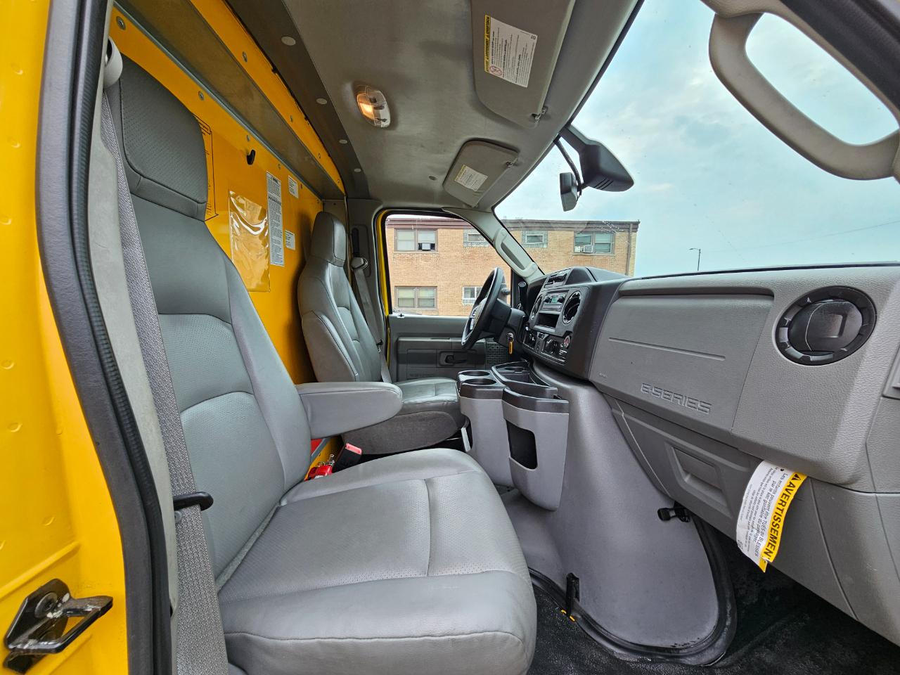 Ford E-Series Cutaway  2022