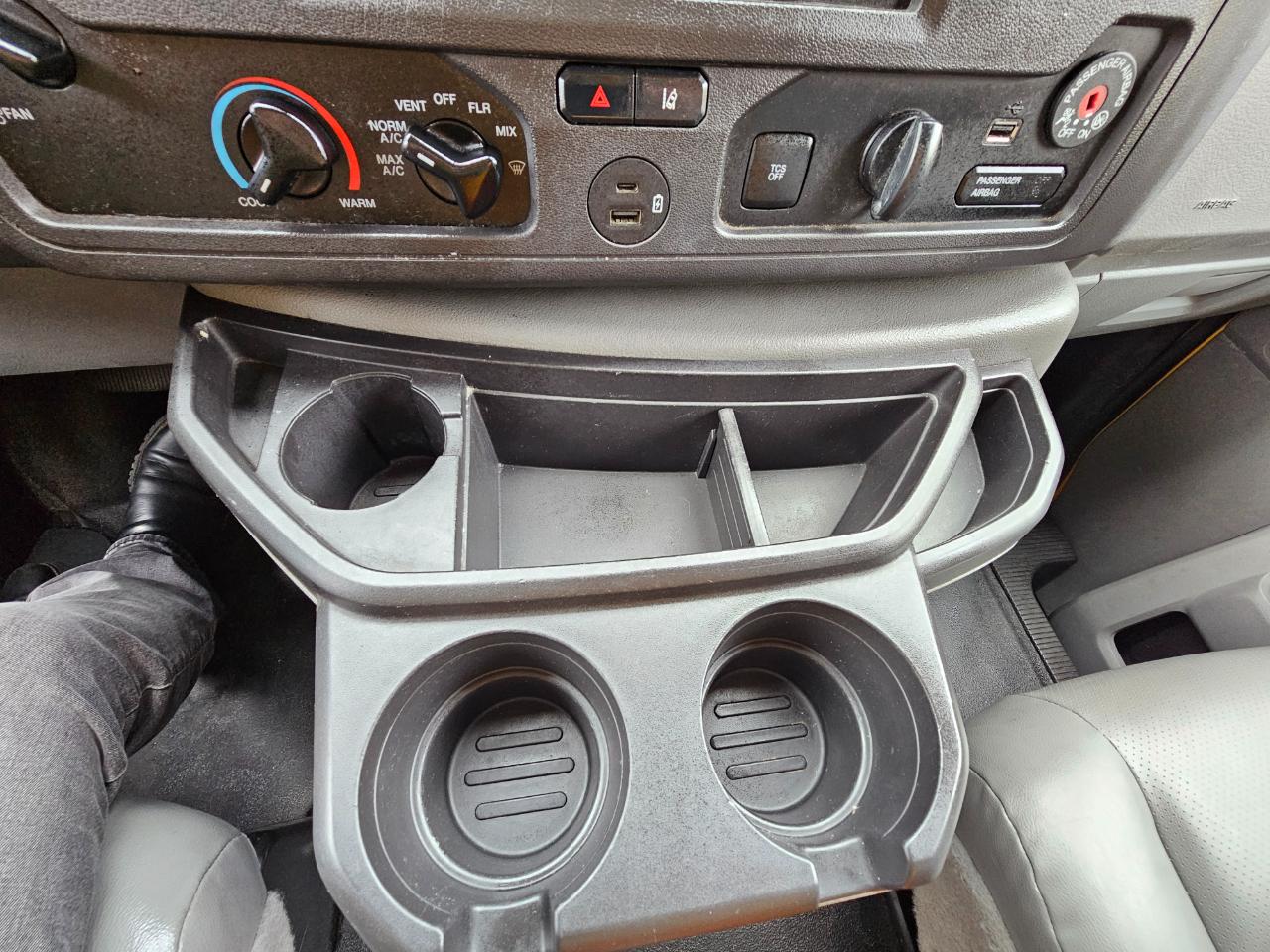 Ford E-Series Cutaway  2022