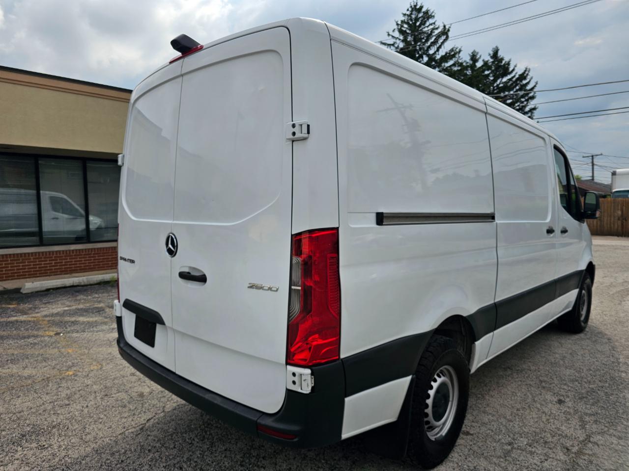 Mercedes-Benz Sprinter Van 2500 Standard Roof V6 144" RWD 2019