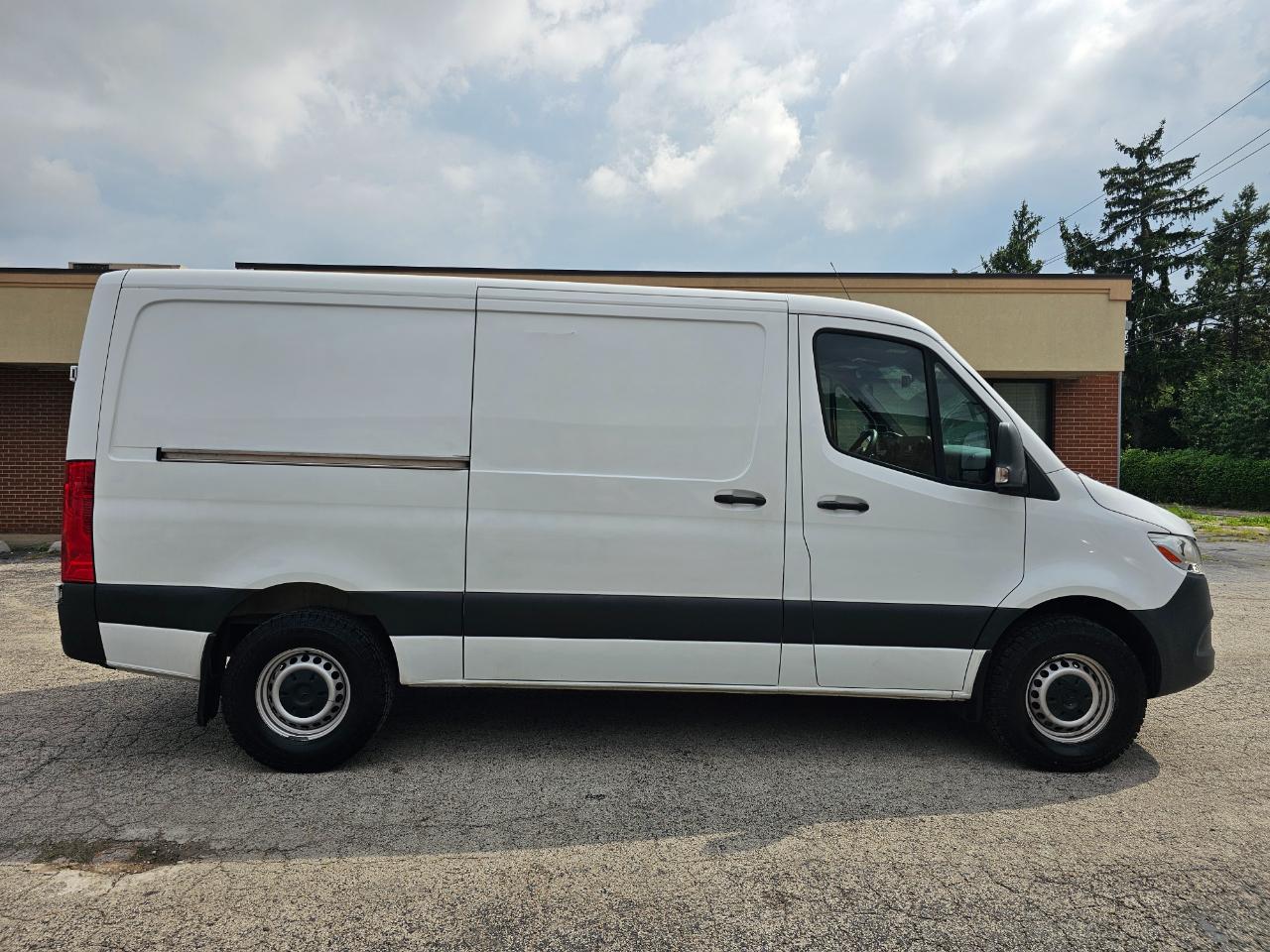 Mercedes-Benz Sprinter Van 2500 Standard Roof V6 144" RWD 2019