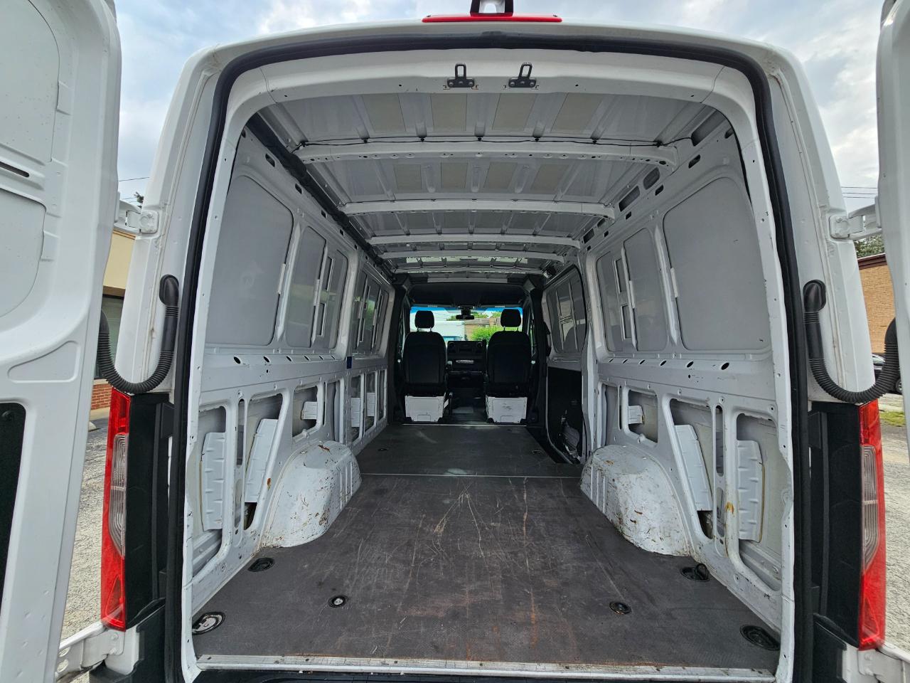 Mercedes-Benz Sprinter Van 2500 Standard Roof V6 144" RWD 2019