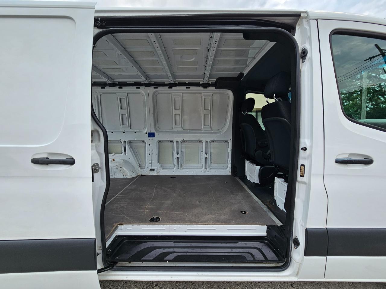 Mercedes-Benz Sprinter Van 2500 Standard Roof V6 144" RWD 2019