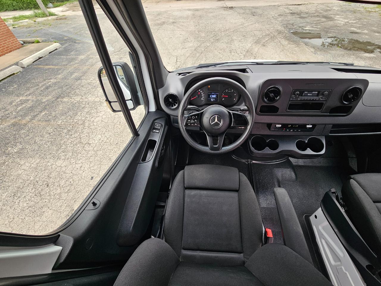 Mercedes-Benz Sprinter Van 2500 Standard Roof V6 144" RWD 2019