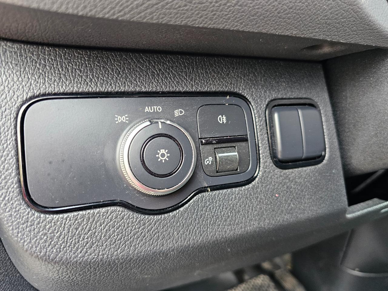 Mercedes-Benz Sprinter Van 2500 Standard Roof V6 144" RWD 2019