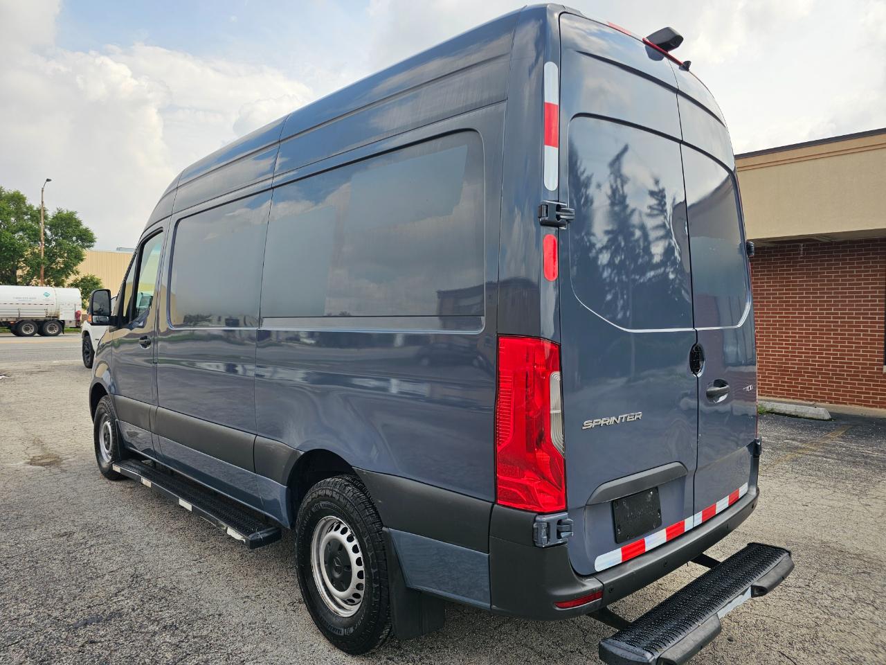 Mercedes-Benz Sprinter Van 2500 Standard Roof V6 144" RWD 2019