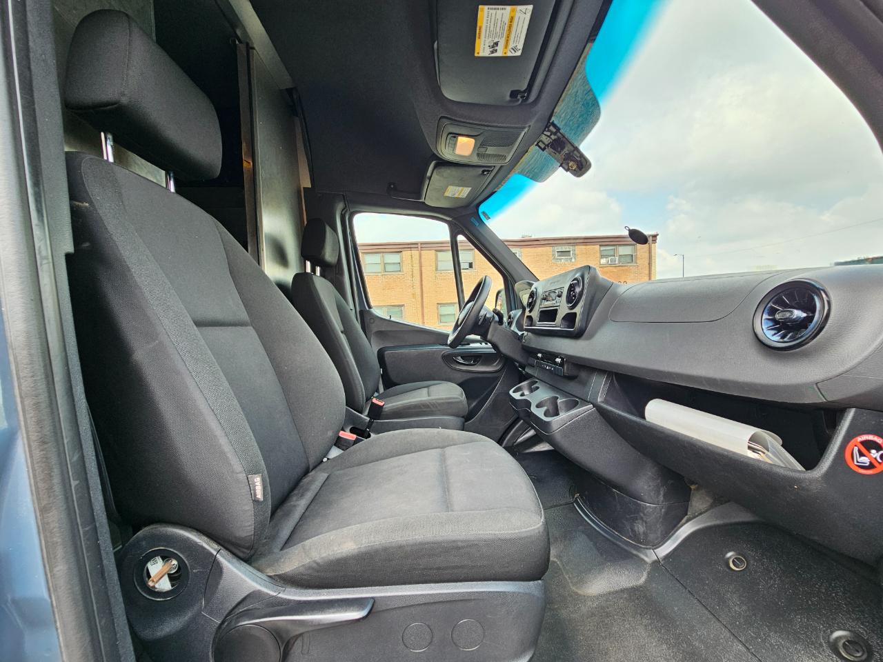 Mercedes-Benz Sprinter Van 2500 Standard Roof V6 144" RWD 2019