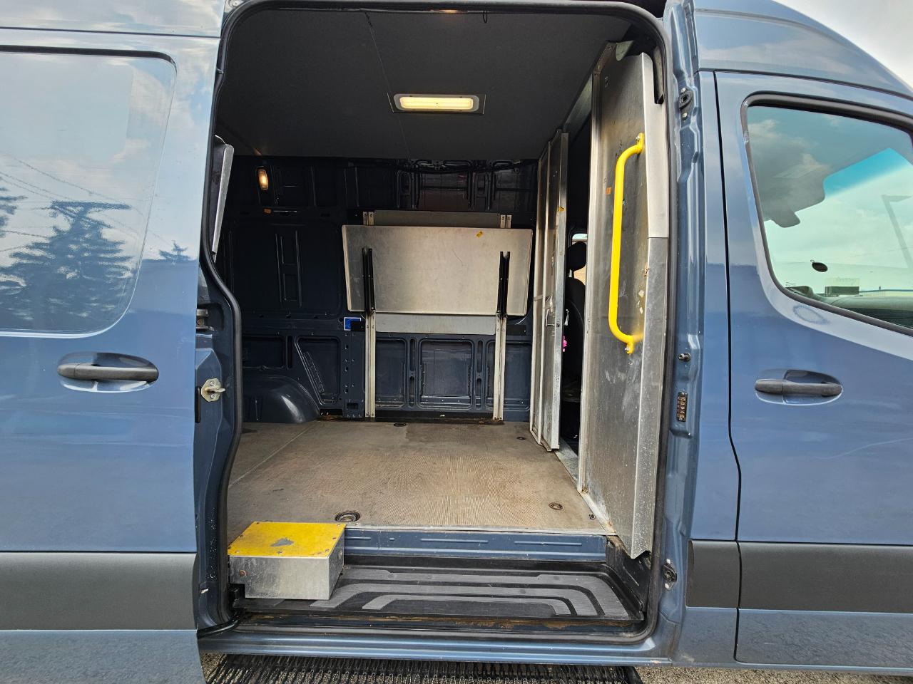 Mercedes-Benz Sprinter Van 2500 Standard Roof V6 144" RWD 2019