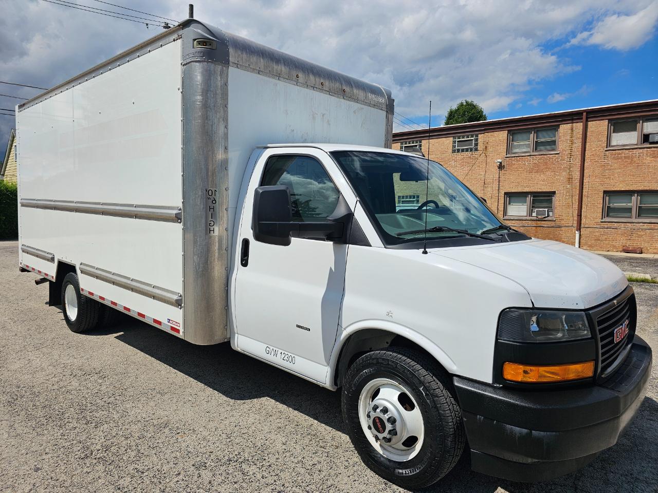 GMC Savana Commercial Cutaway 3500 Van 177" 2021