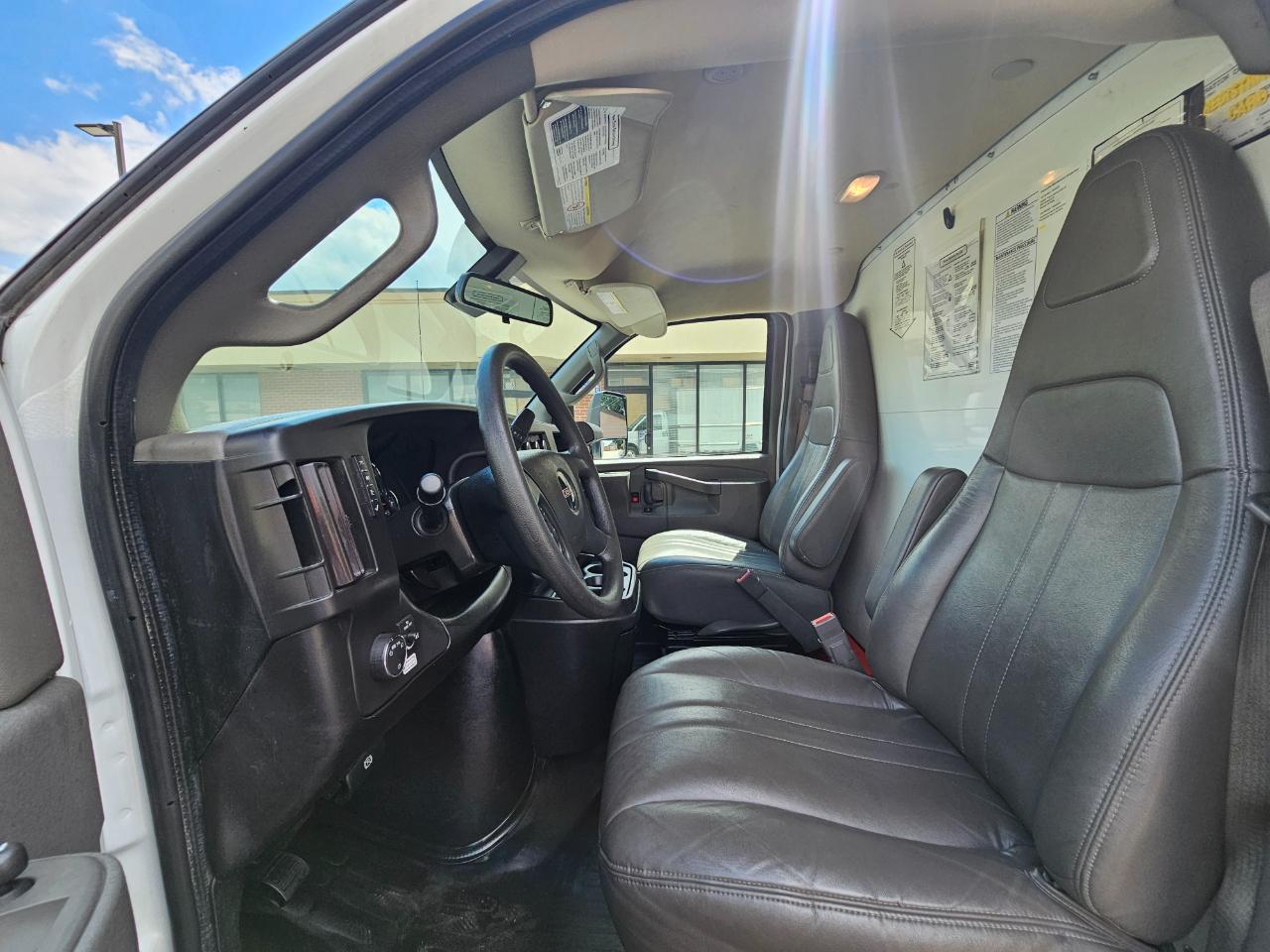 GMC Savana Commercial Cutaway 3500 Van 177" 2021