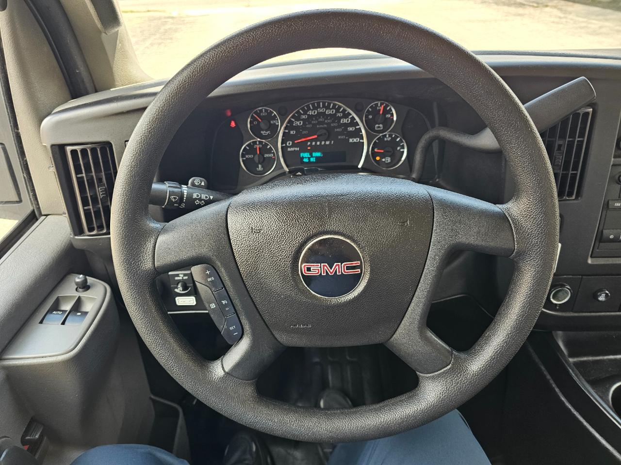 GMC Savana Commercial Cutaway 3500 Van 177" 2021
