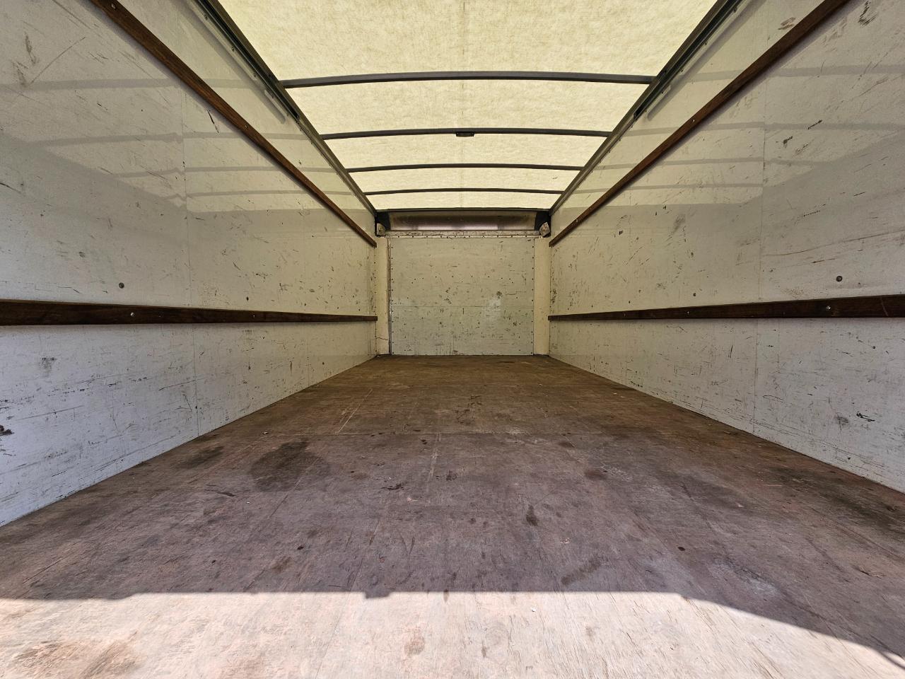 GMC Savana Commercial Cutaway 3500 Van 177" 2021